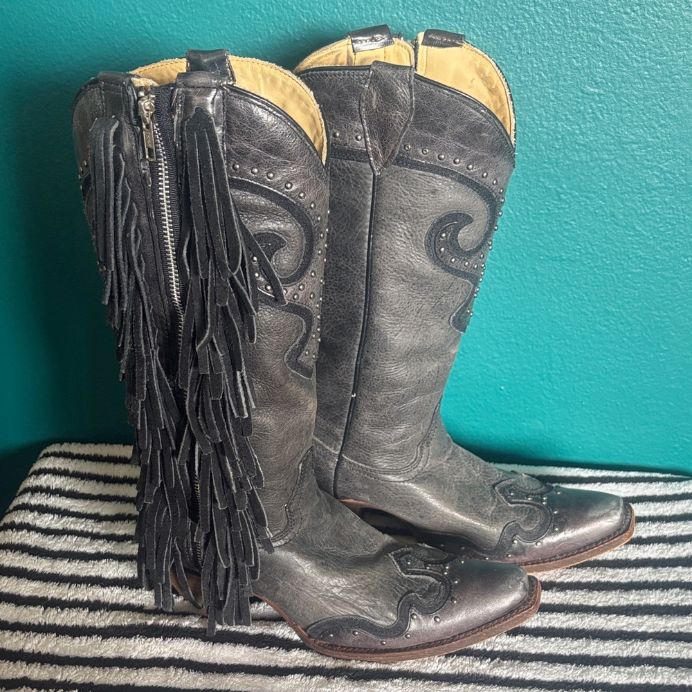 Corral Vintage Black Distressed Leather Fringe Cowboy Snip Toe Boots